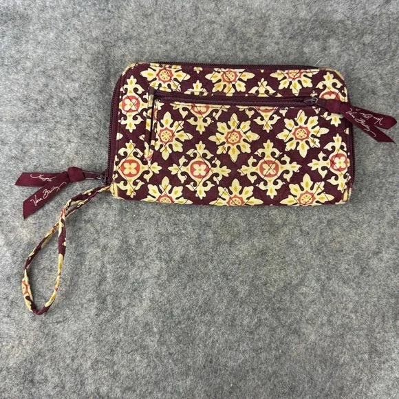Vera Bradley Large Zip Travel Organizer Wallet Wristlet Medallion Print Quilted‎ - Picture 2 of 5